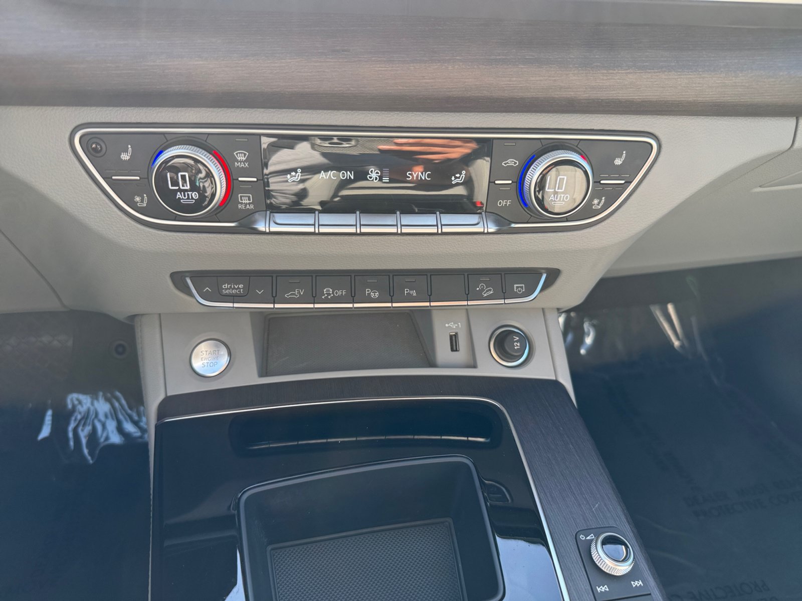 Used 2022 Audi Q5 e Prestige w/ Prestige Package AWD/4WD image 13