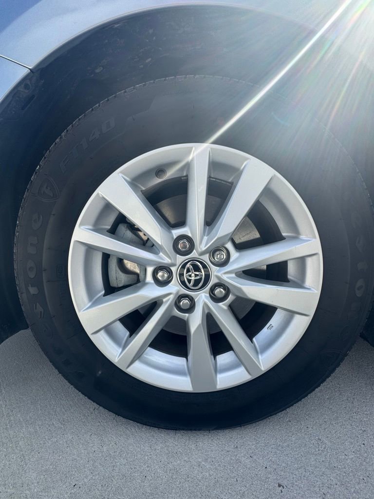 Used 2025 Toyota Camry LE w/ Convenience Package image 17