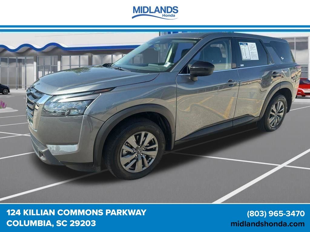 Used 2025 Nissan Pathfinder S FWD image 3