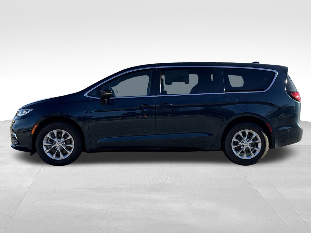 New 2025 Chrysler Pacifica Select image 24
