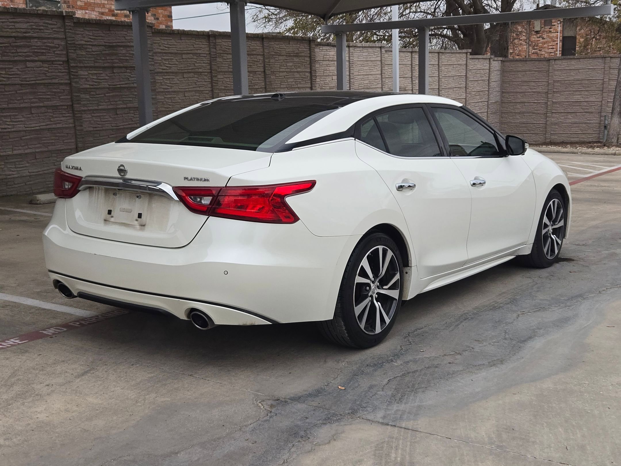 Used 2017 Nissan Maxima Platinum image 3