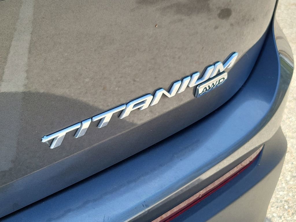 Used 2017 Ford Edge Titanium w/ Equipment Group 302A image 13