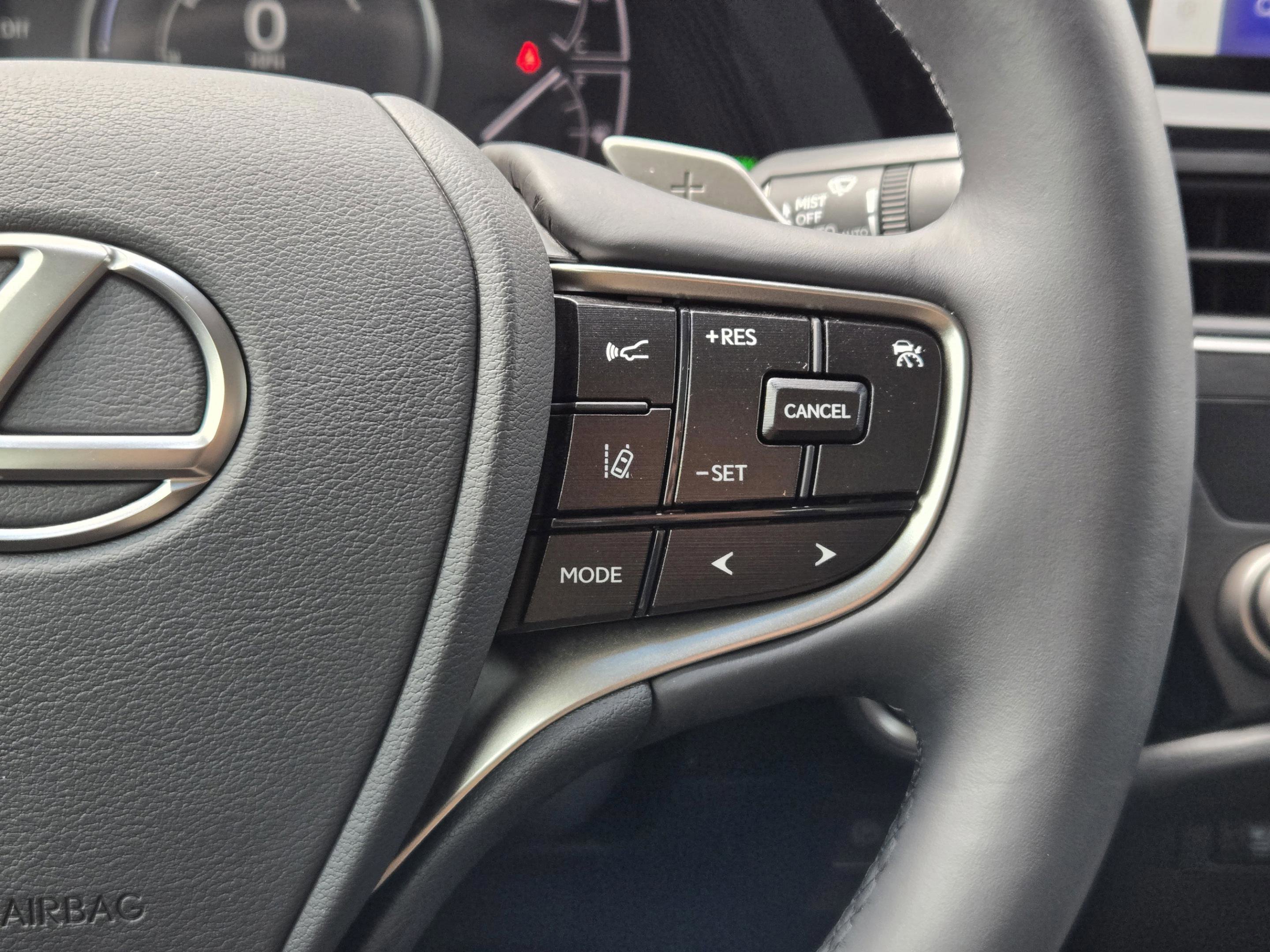 Used 2025 Lexus ES 300h w/ Premium Package FWD image 28