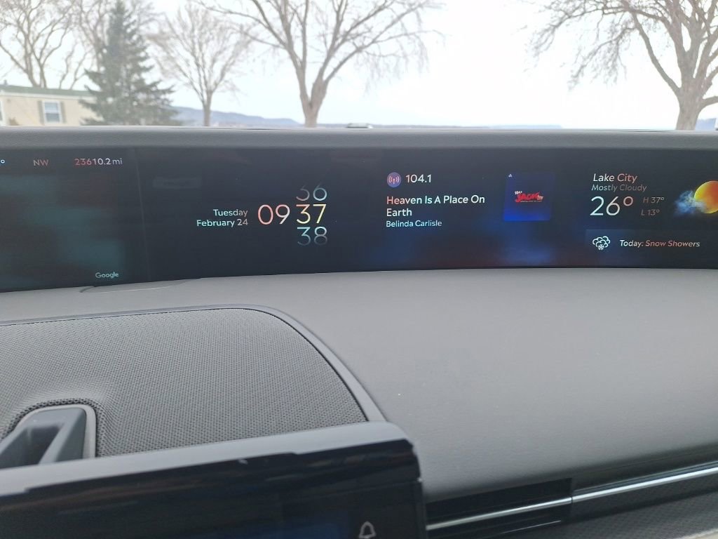 Used 2024 Lincoln Nautilus Premier w/ Equipment Group 102A image 13