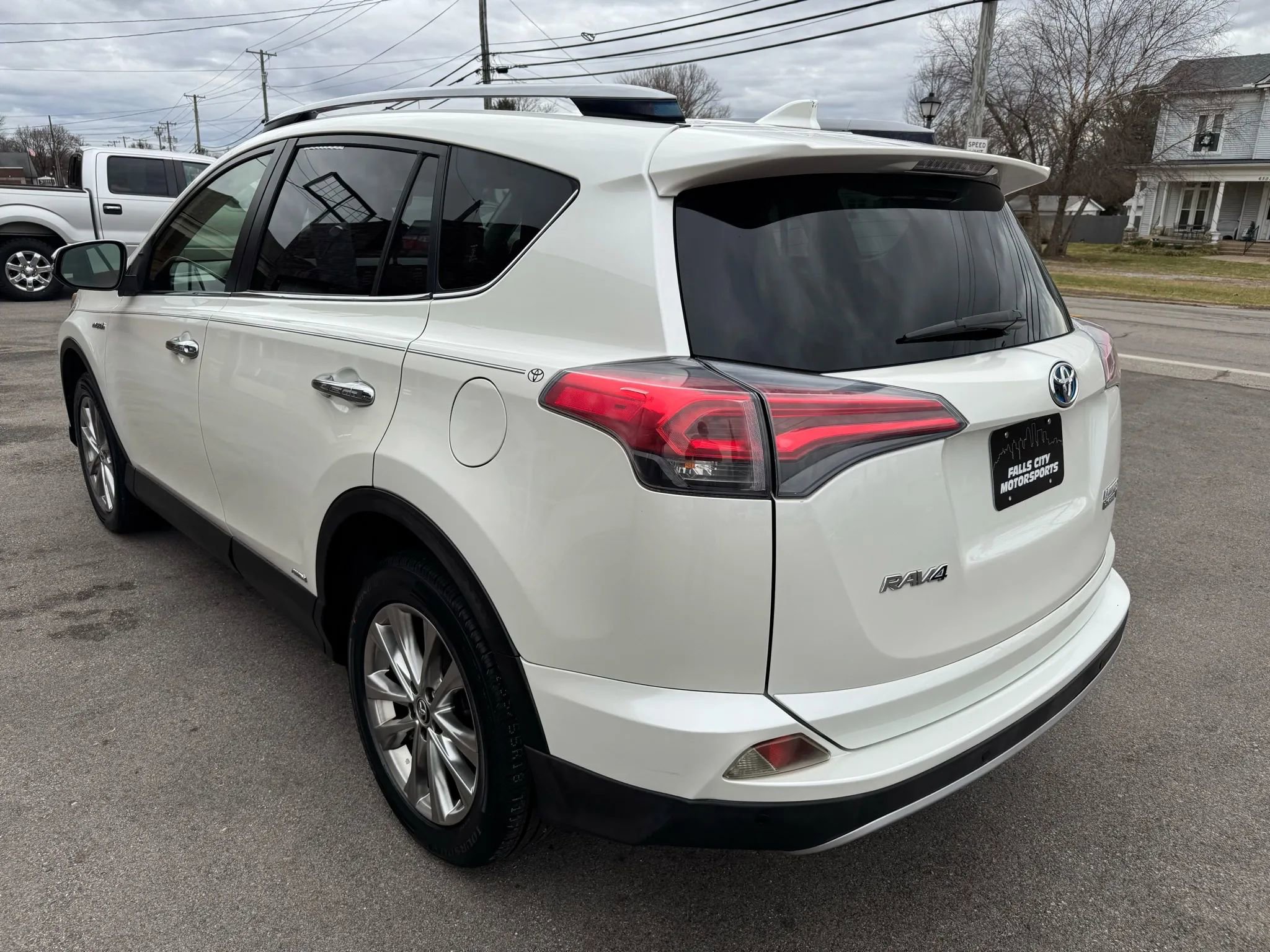 Used 2017 Toyota RAV4 Limited w/ Advanced Technology Package image 11