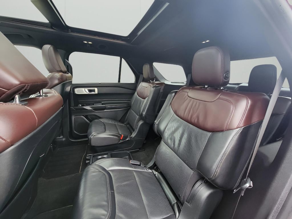 Used 2020 Ford Explorer Platinum w/ Premium Technology Package image 27