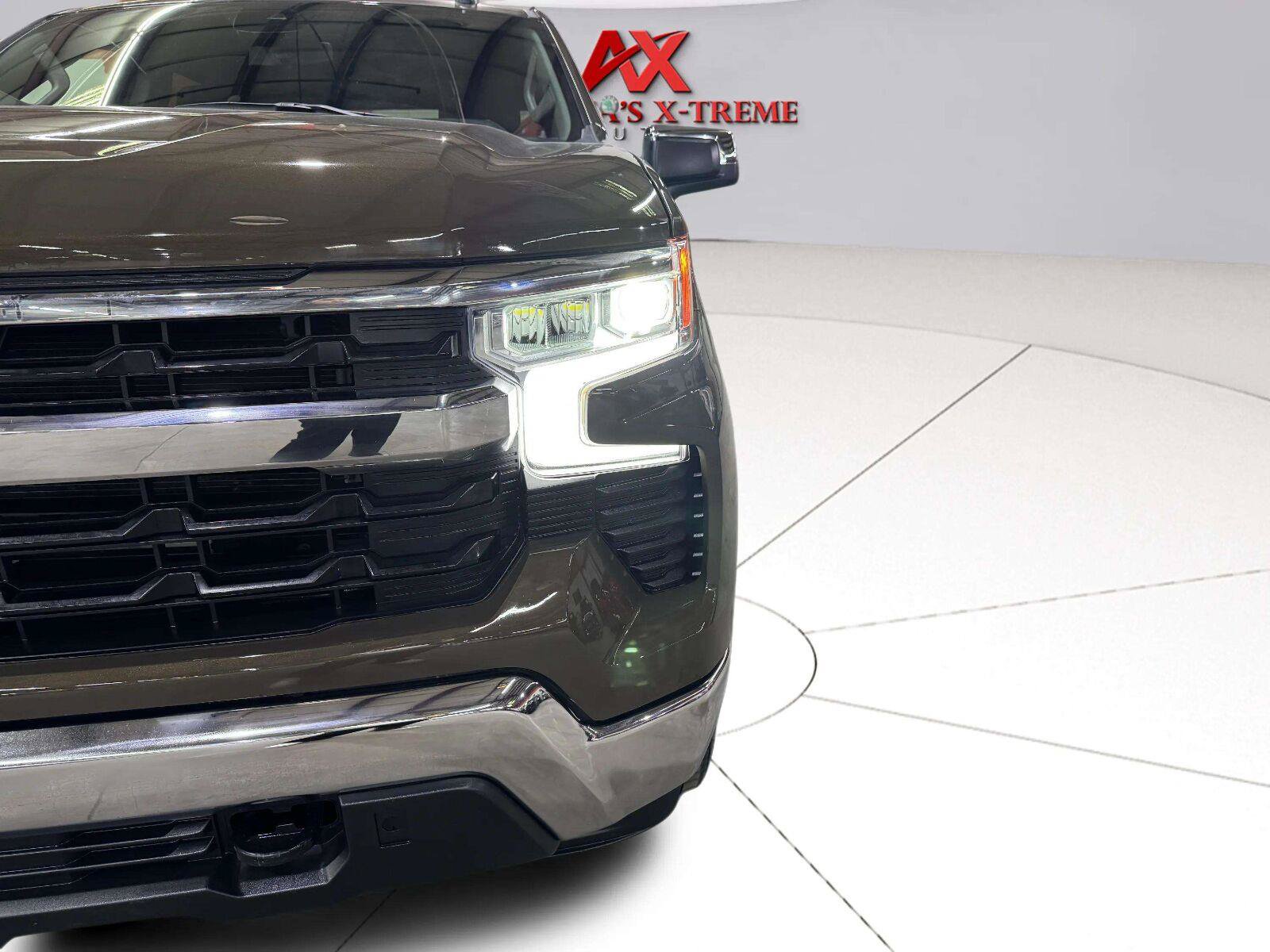 Used 2023 Chevrolet Silverado 1500 LT AWD/4WD image 13