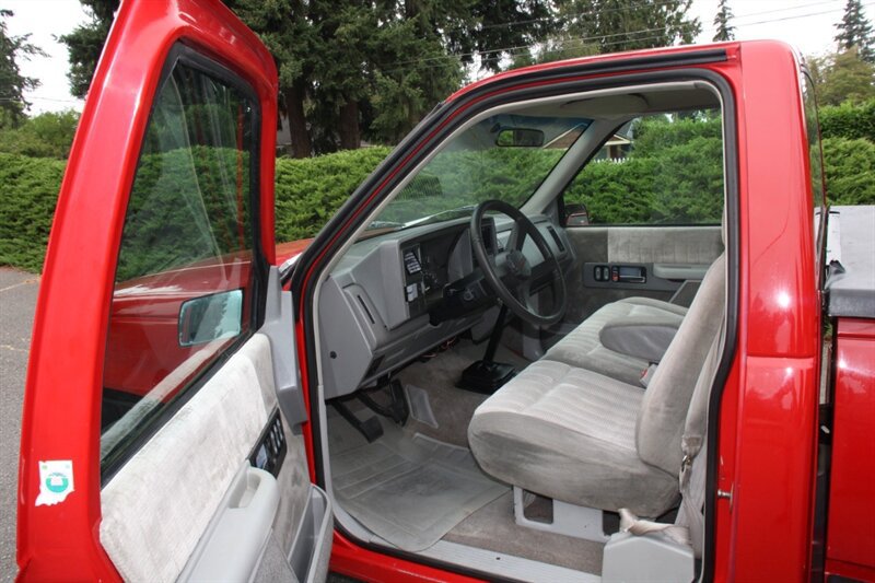 Used 1993 Chevrolet Silverado 1500 2WD Regular Cab image 14