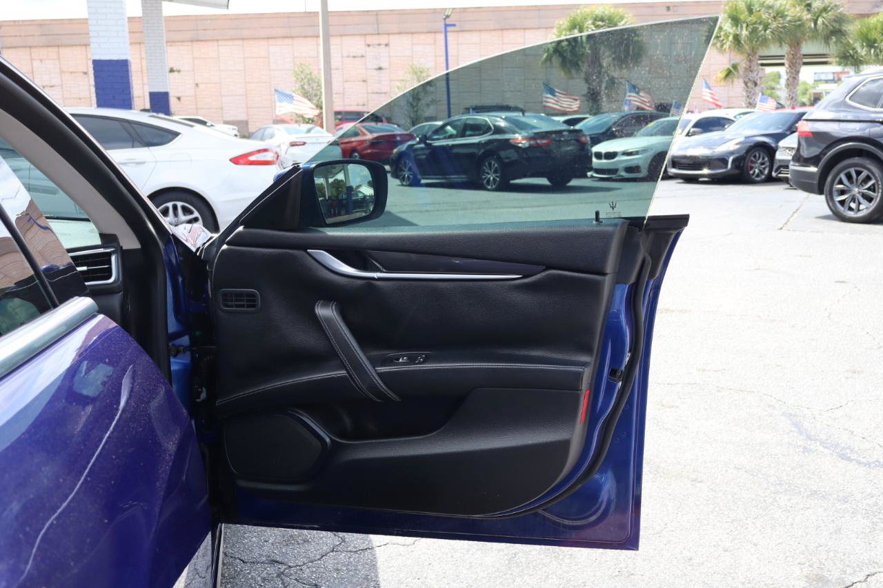 Used 2016 Maserati Ghibli RWD image 11