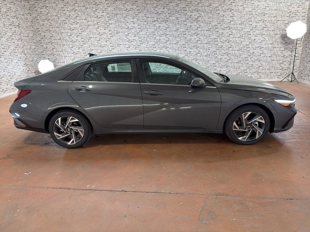 New 2026 Hyundai Elantra Limited image 8