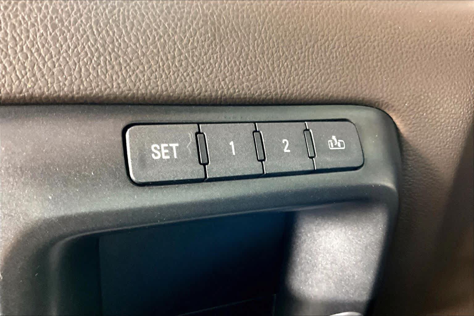 Used 2017 GMC Sierra 1500 SLT w/ Texas SLT Premium Package RWD image 31