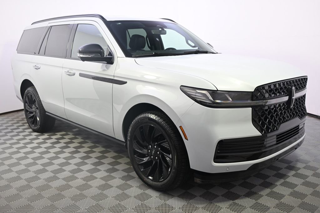 New 2026 Lincoln Navigator Reserve w/ Jet Appearance Package image 8