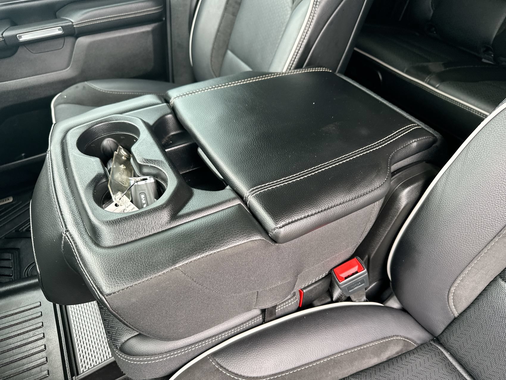 Used 2025 RAM 1500 Laramie AWD/4WD image 19