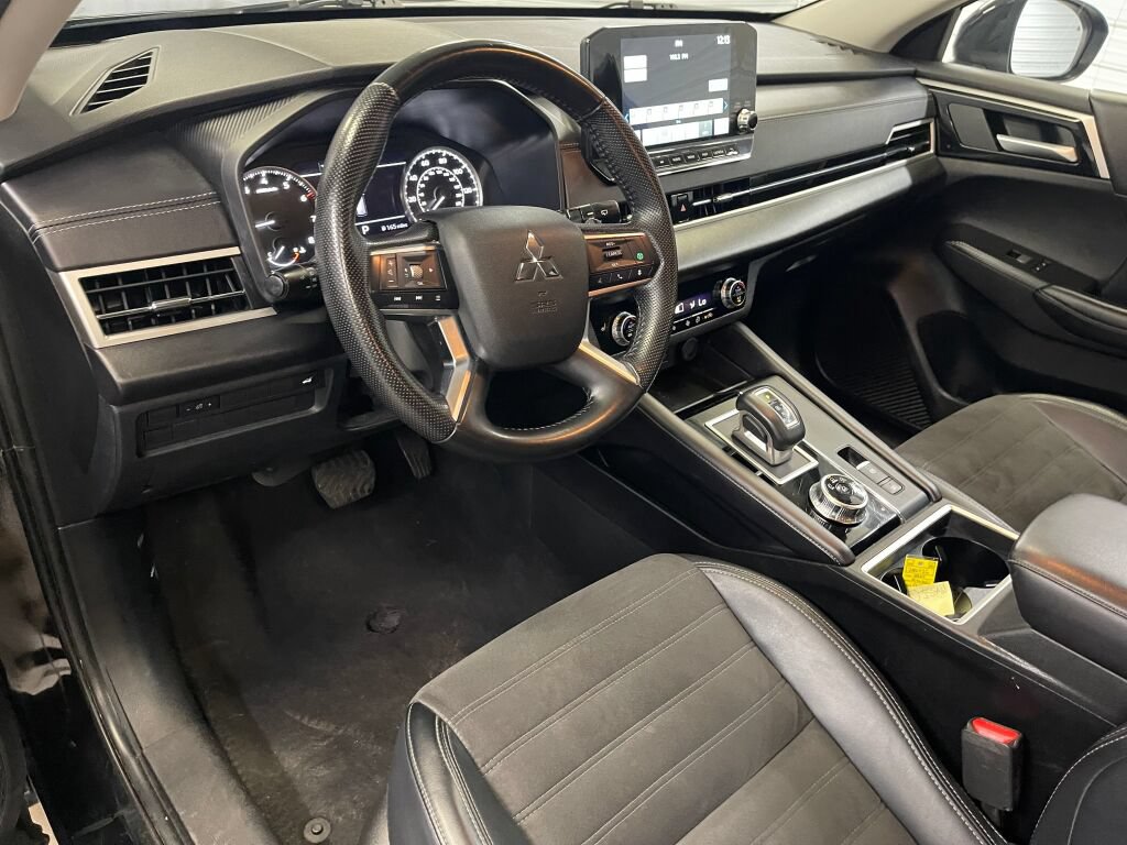 Used 2024 Mitsubishi Outlander SE FWD image 5