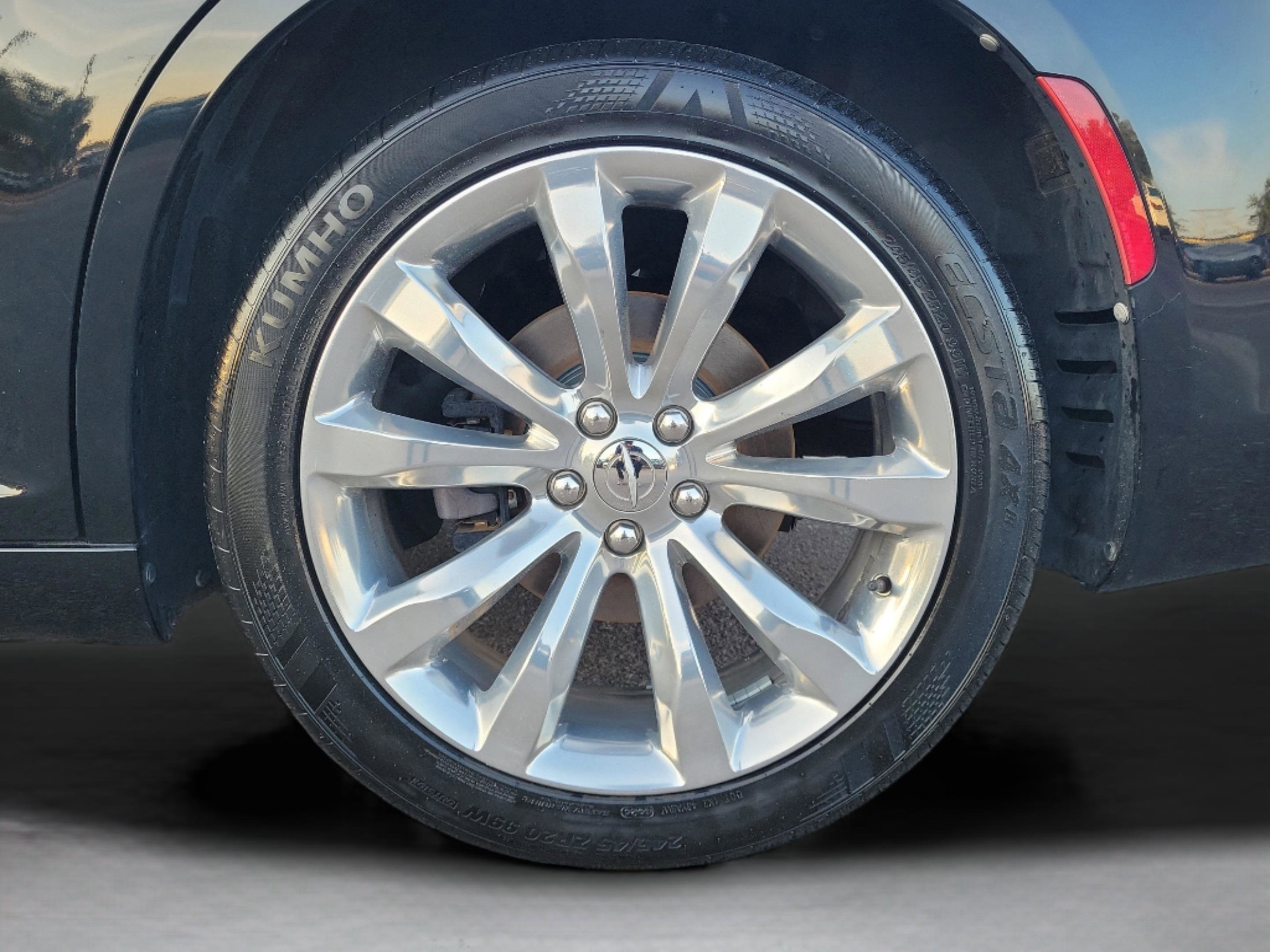 Used 2019 Chrysler 300 Limited image 5