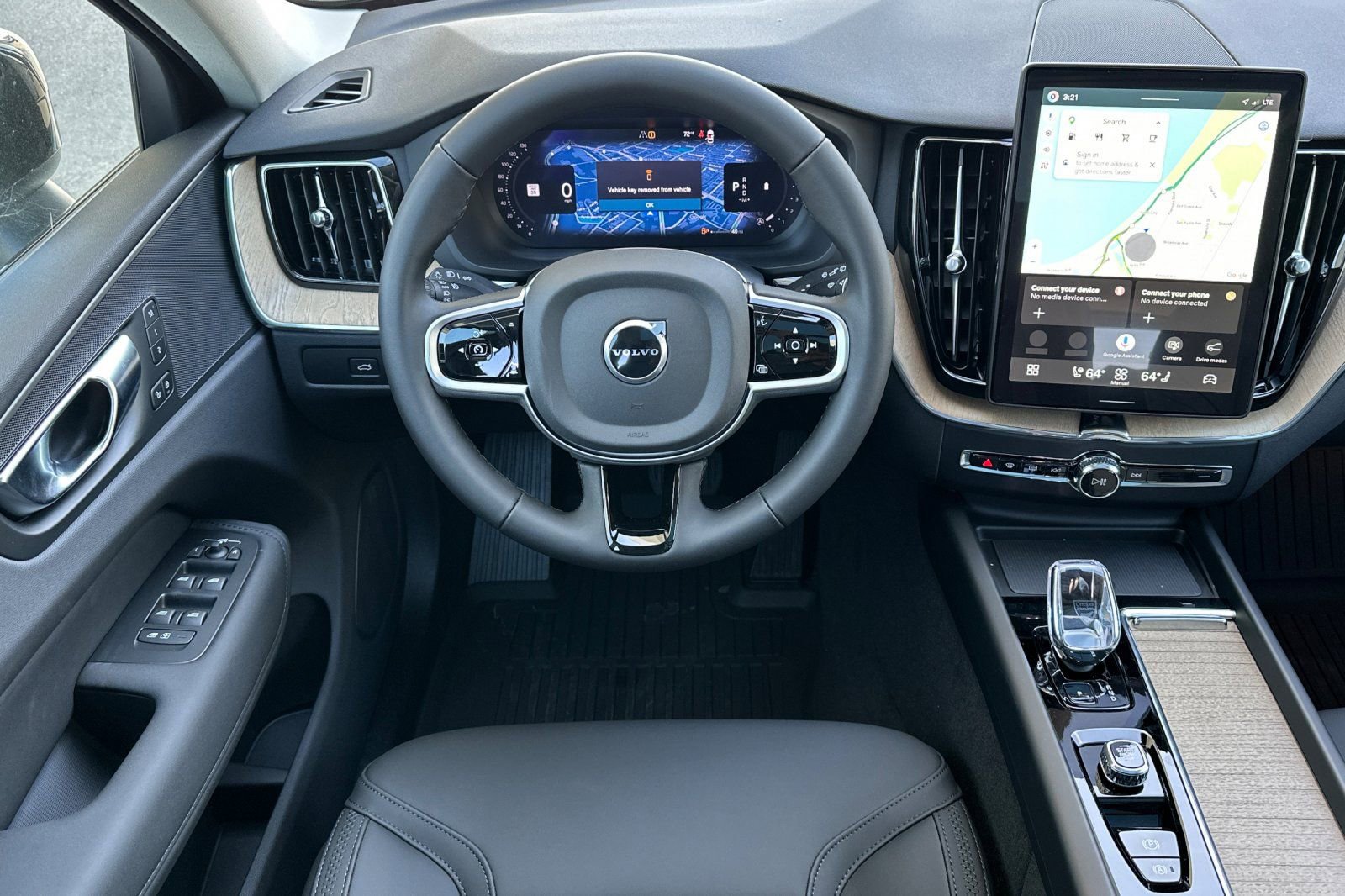 New 2026 Volvo XC60 B5 Plus w/ Climate Package AWD/4WD image 14