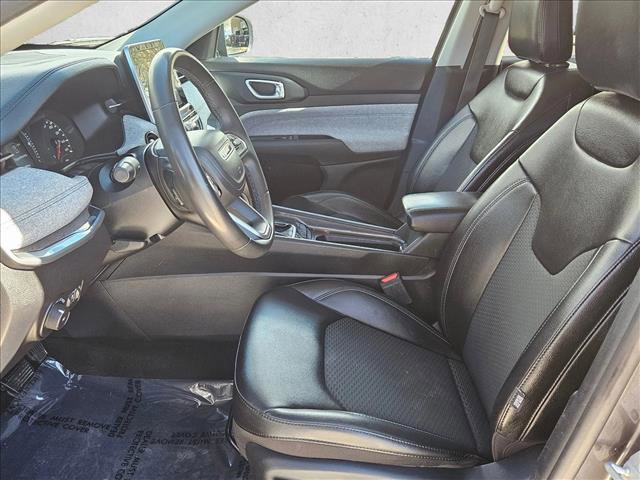 Used 2022 Jeep Compass Latitude FWD image 16