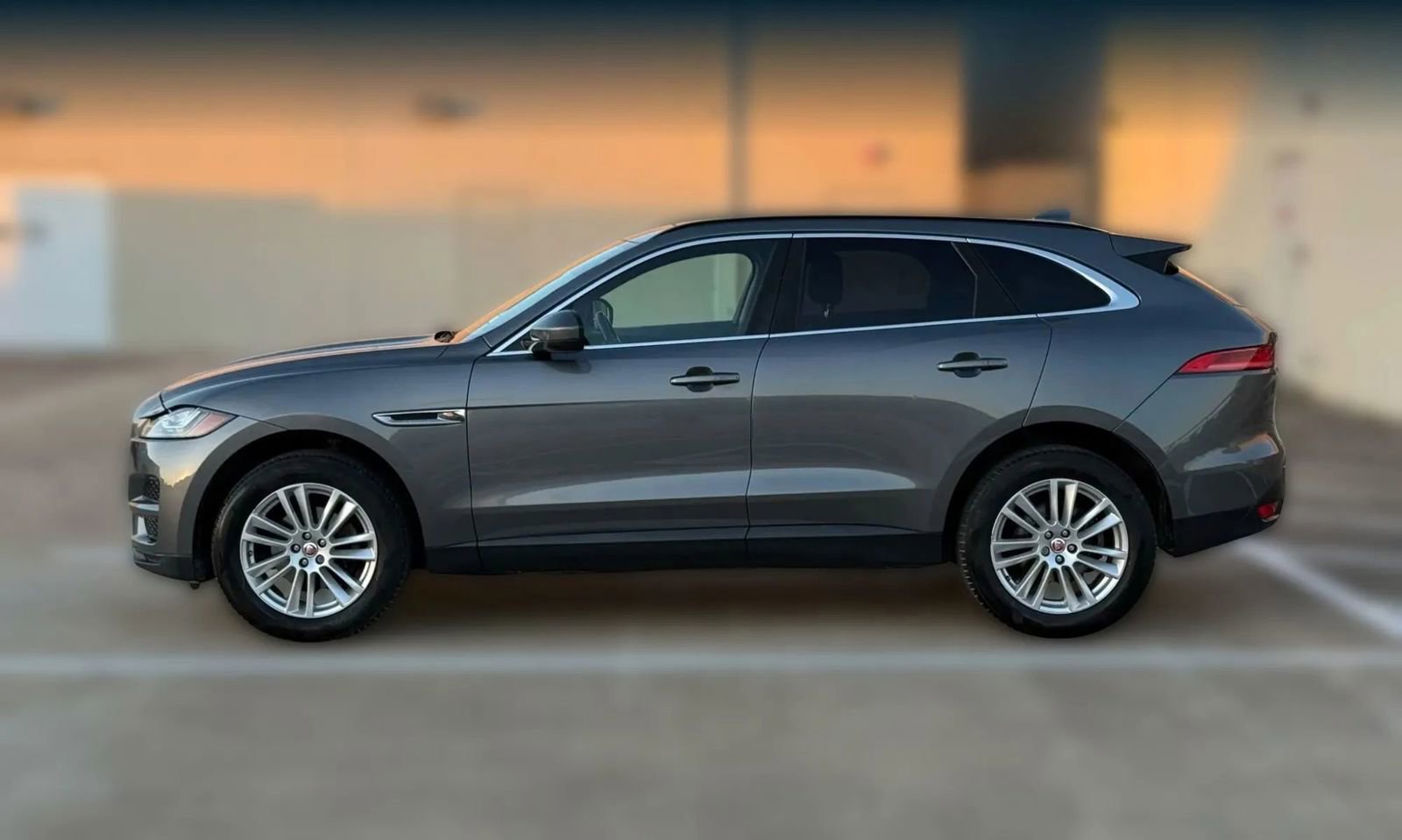 Used 2018 Jaguar F-PACE Prestige image 5