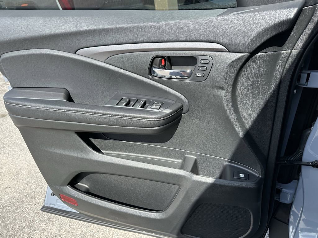 Used 2025 Honda Ridgeline RTL image 23