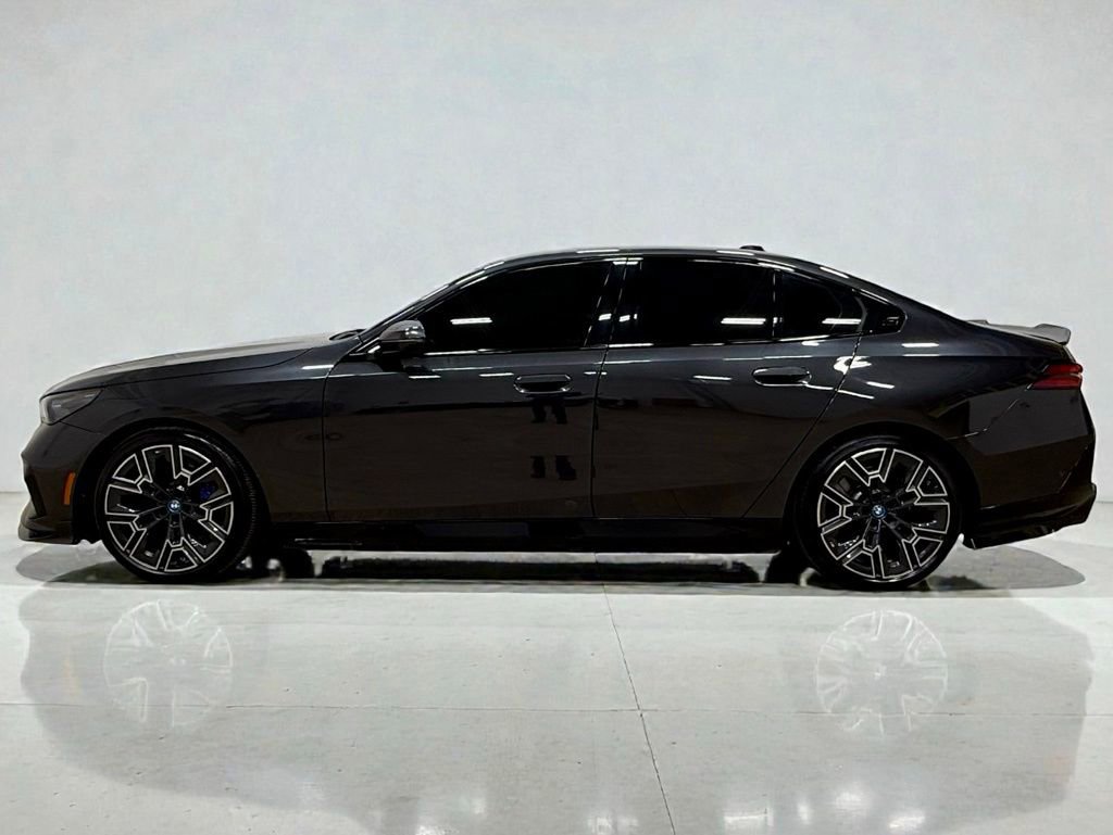 Used 2025 BMW i5 xDrive40 w/ M Sport Package image 6
