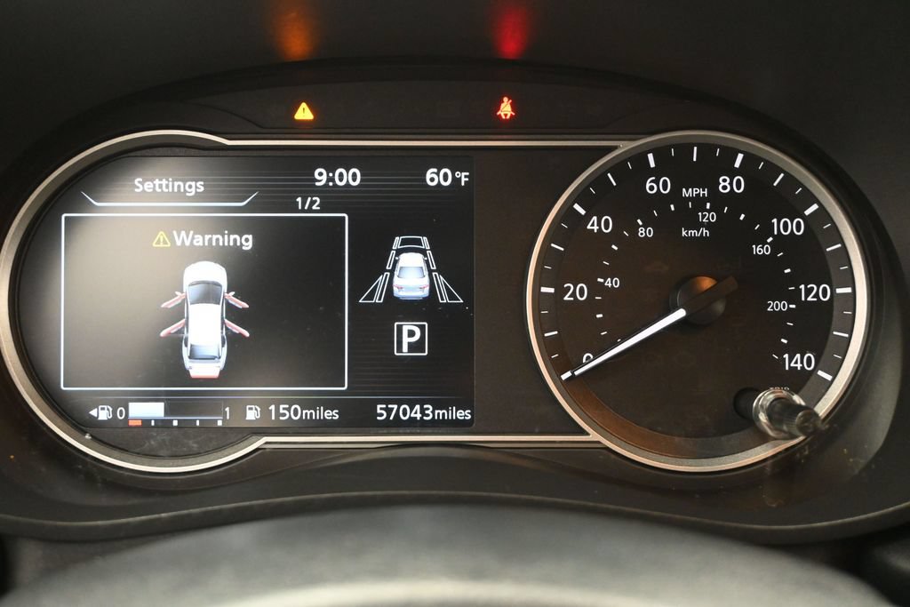 Used 2024 Nissan Versa SR w/ Trunk Package FWD image 14