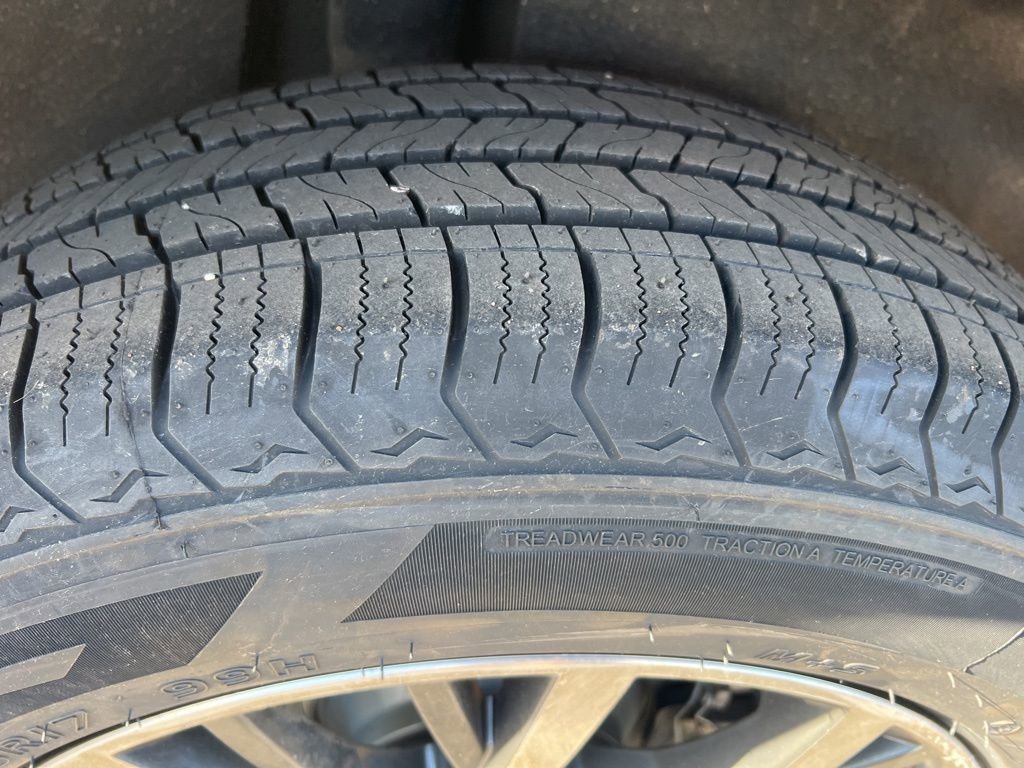 Used 2019 Volkswagen Tiguan SE image 43