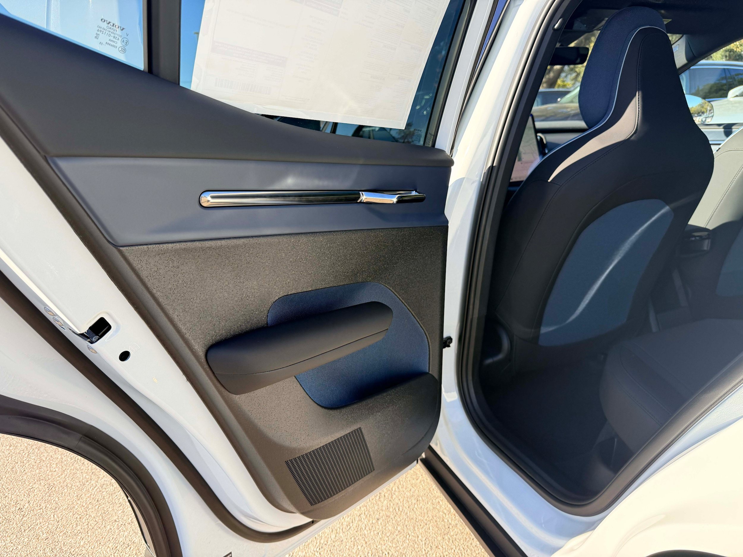 New 2026 Volvo EX30 Cross Country Ultra AWD/4WD image 15