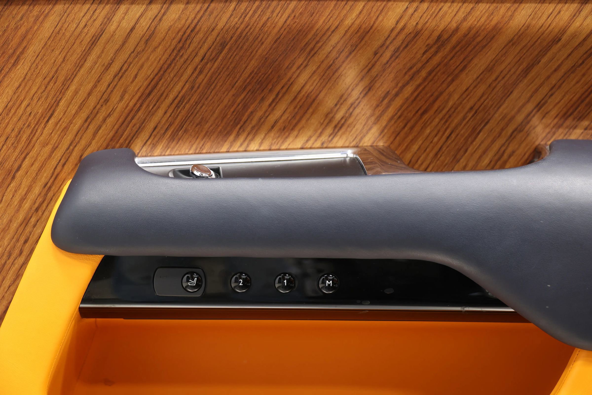 Used 2016 Rolls-Royce Dawn image 74