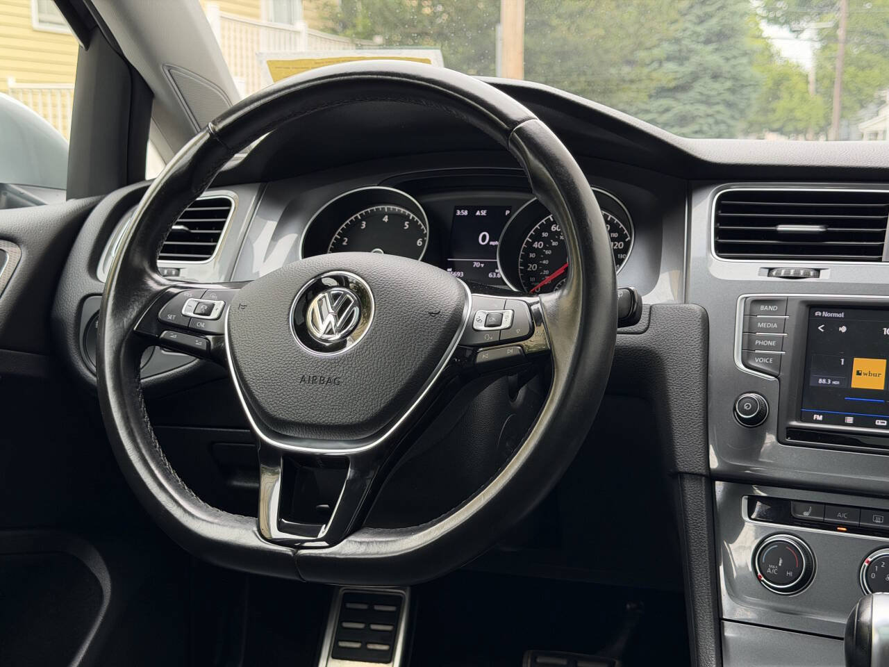 Used 2017 Volkswagen Golf Alltrack SE AWD/4WD image 27
