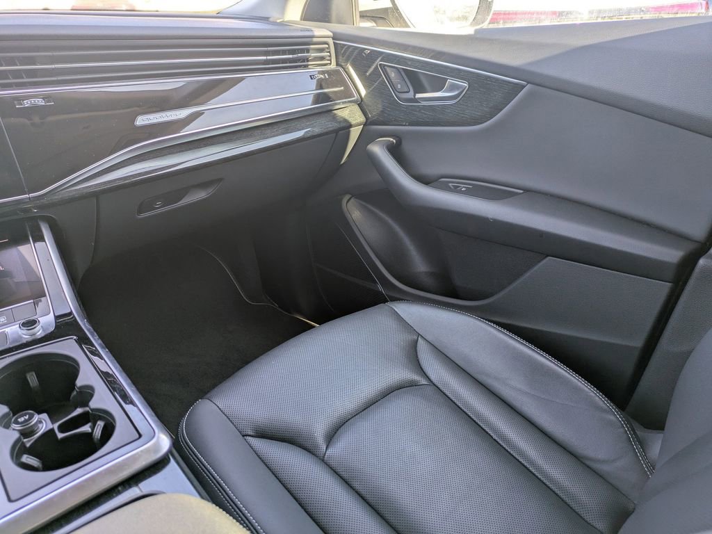 Used 2019 Audi Q8 Premium Plus w/ Premium Plus image 17
