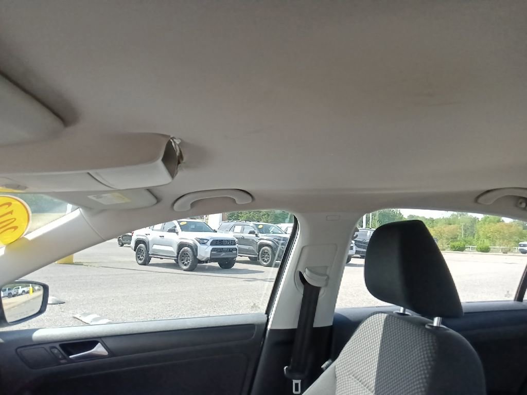 Used 2013 Volkswagen Jetta S FWD image 16