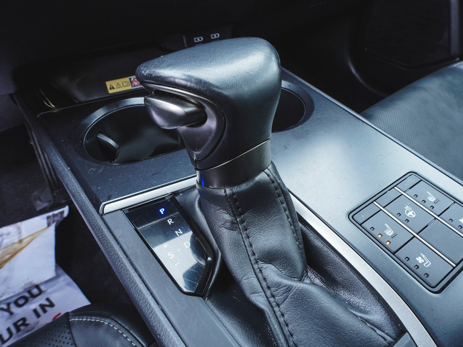 Used 2023 Lexus UX 250h AWD w/ Premium Package image 29