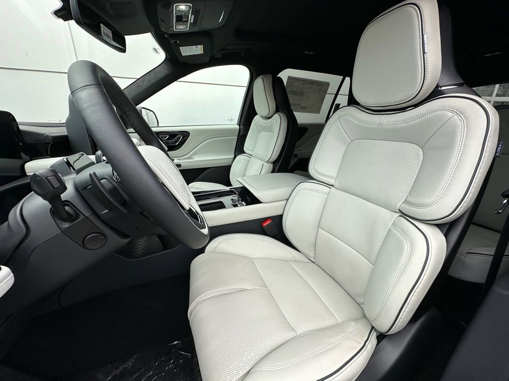 New 2026 Lincoln Aviator Black Label w/ Jet Appearance Package AWD/4WD image 17