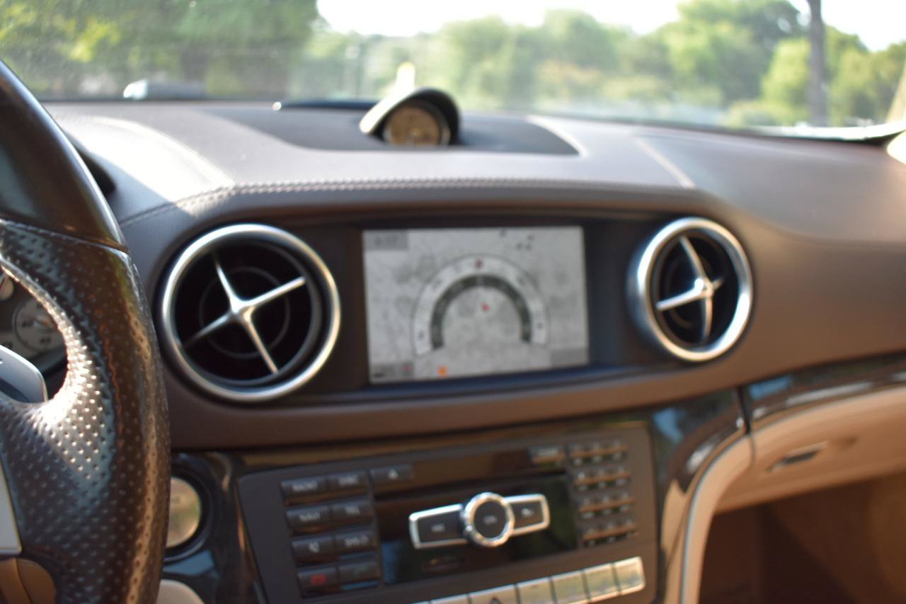 Used 2016 Mercedes-Benz SL 550 image 33