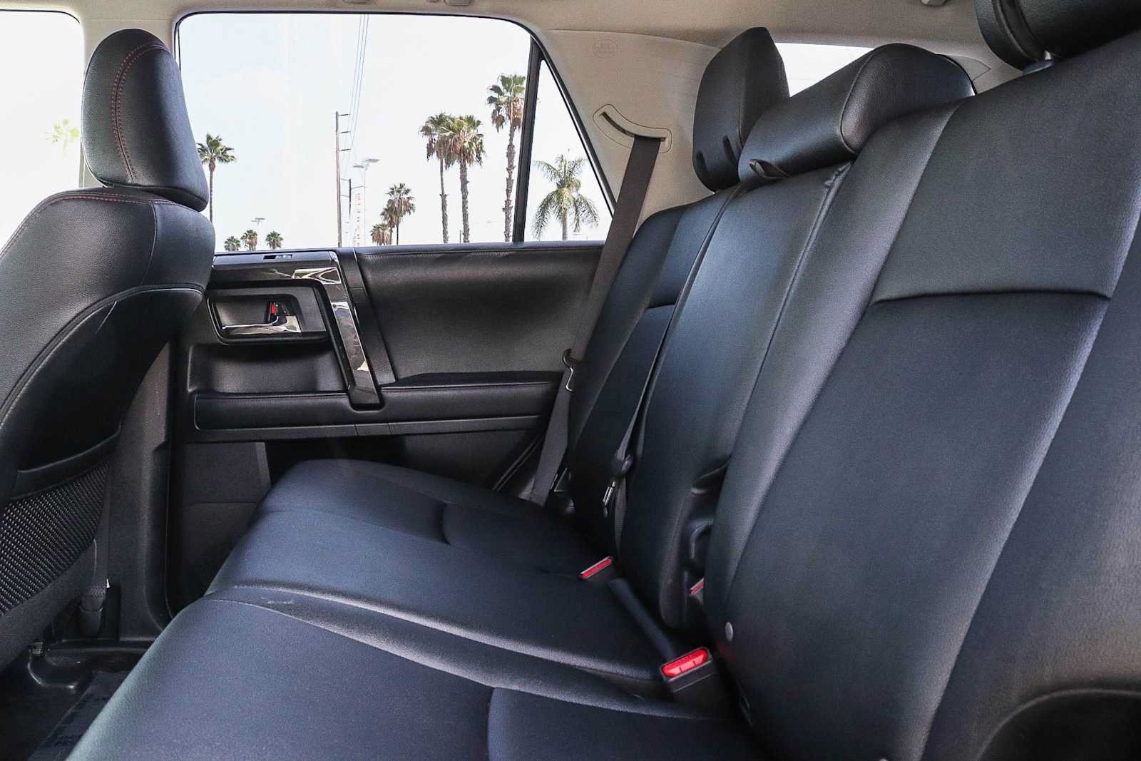Used 2020 Toyota 4Runner Venture w/ Moonroof Package AWD/4WD image 26