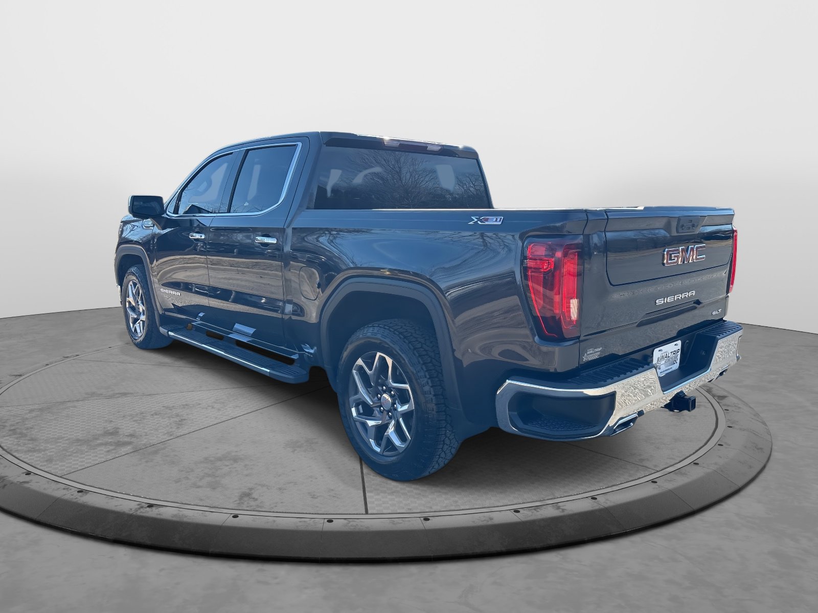 Certified 2022 GMC Sierra 1500 SLT w/ SLT Convenience Package image 6