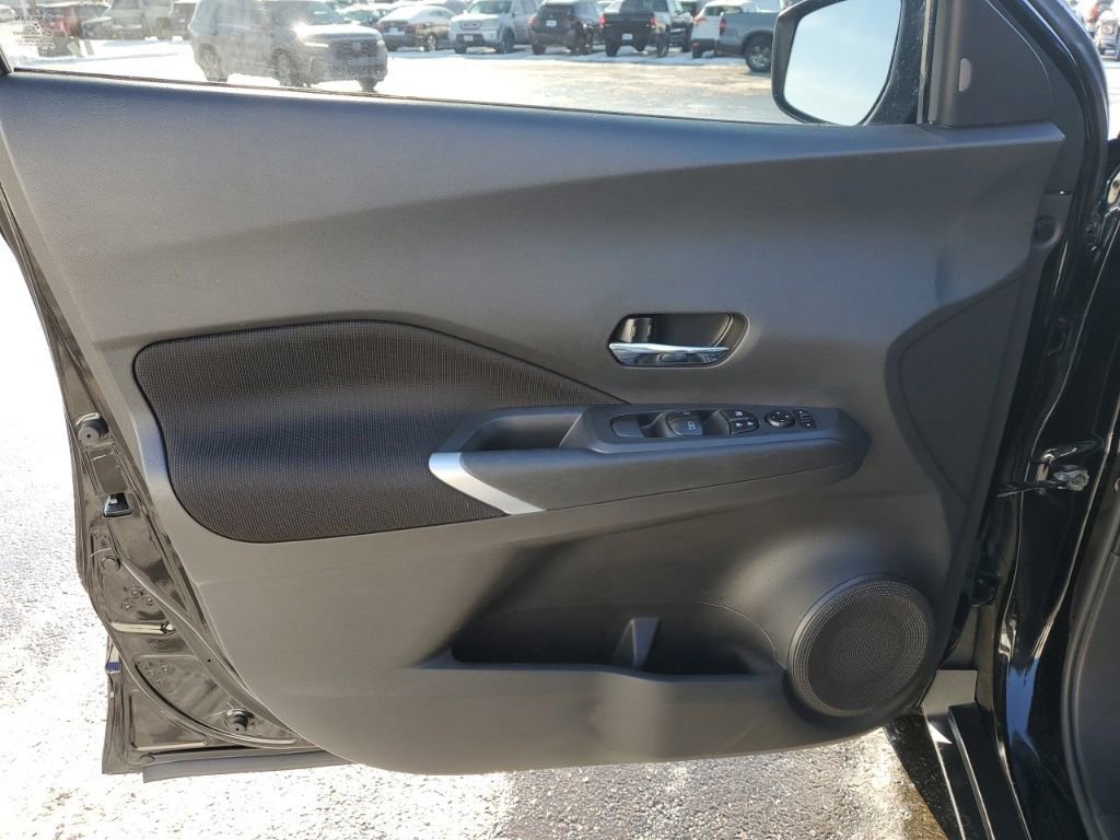 Used 2022 Nissan Kicks SV image 28