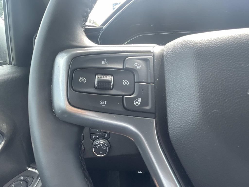 Certified 2025 Chevrolet Silverado 1500 LT AWD/4WD image 24