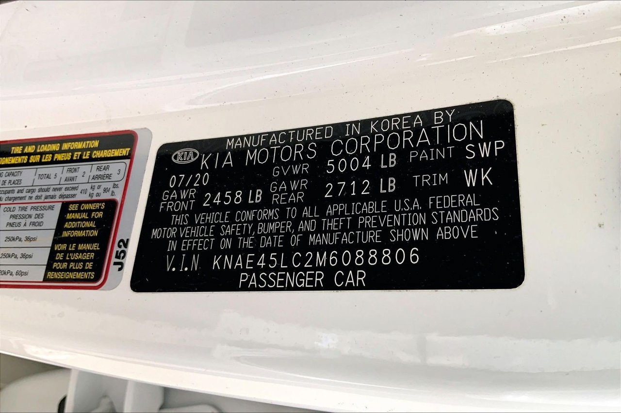 Used 2021 Kia Stinger GT1 RWD image 33