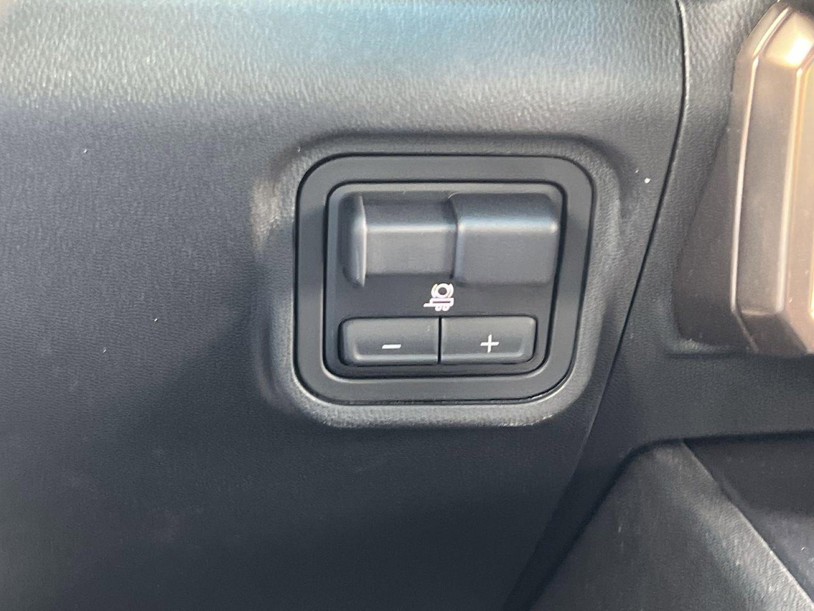 New 2025 GMC Hummer EV 3X w/ LPO, Roof Cross Rail Package image 24