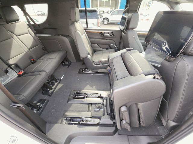 New 2026 Chevrolet Suburban High Country image 16