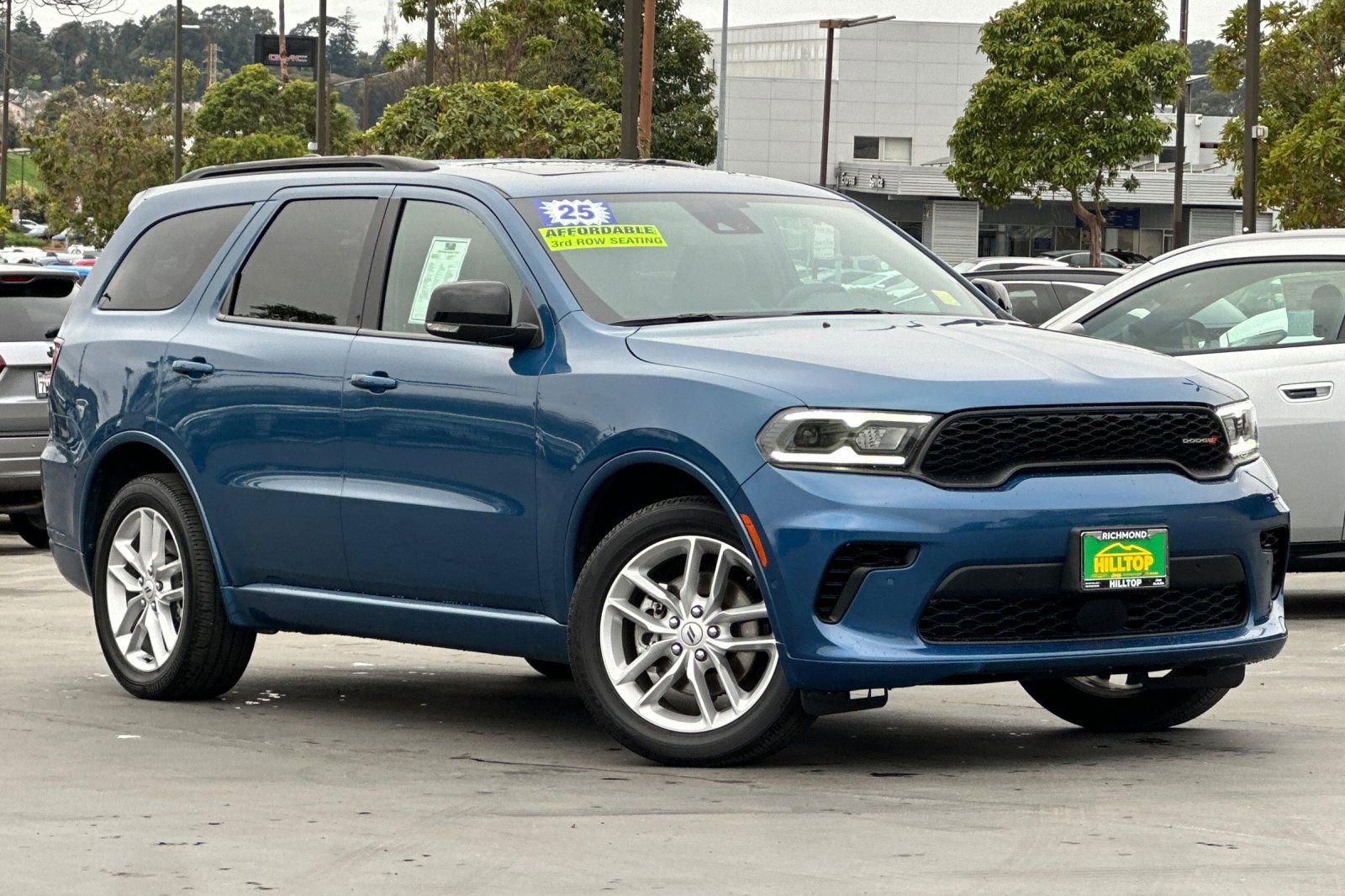 Used 2025 Dodge Durango GT image 2