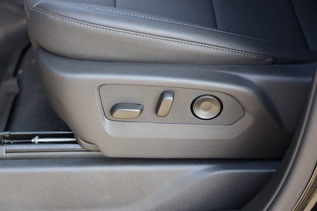 New 2026 GMC Sierra 1500 SLT image 16