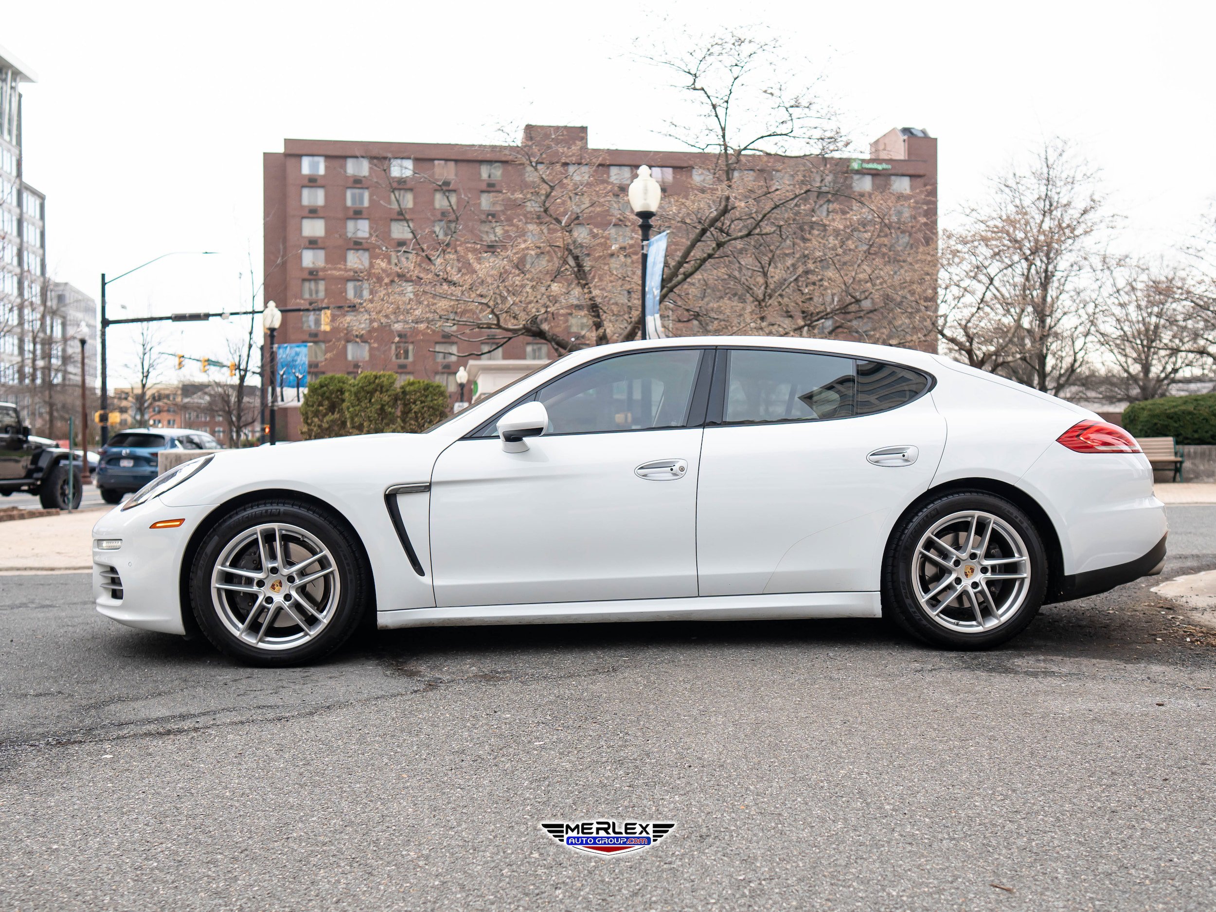 Used 2016 Porsche Panamera 4 image 4