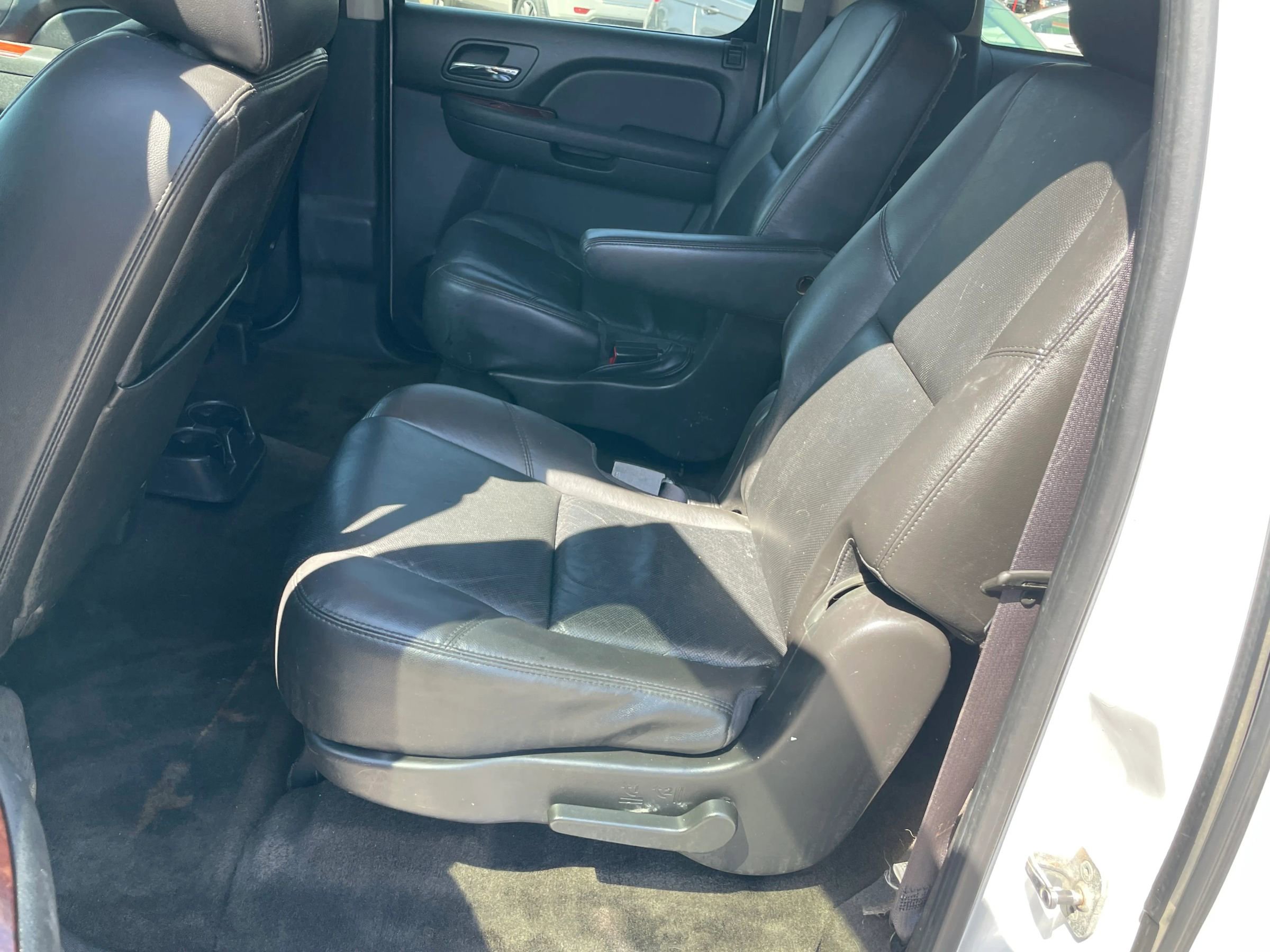 Used 2011 Chevrolet Suburban LTZ image 17