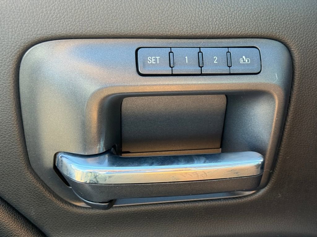 Used 2015 GMC Sierra 3500 Denali w/ Duramax Plus Package image 24