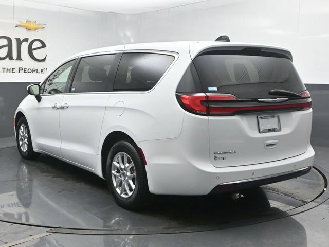 Used 2023 Chrysler Pacifica Touring-L FWD image 35