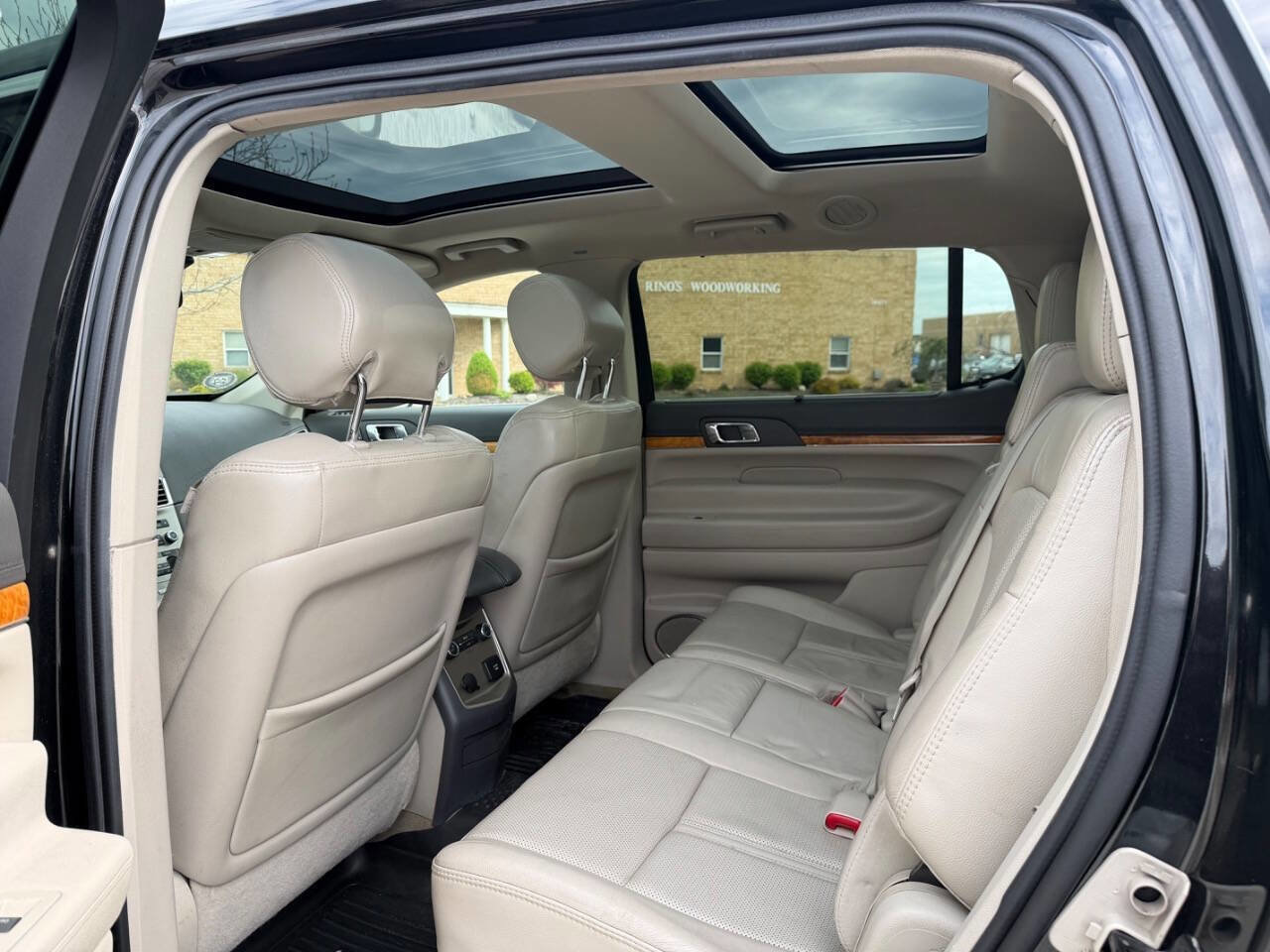 Used 2012 Lincoln MKT AWD image 10