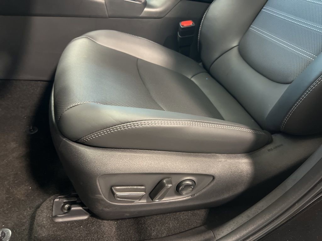 Used 2025 Toyota RAV4 Limited image 10