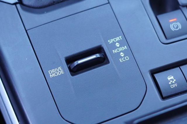 Used 2022 Toyota Highlander XLE image 35